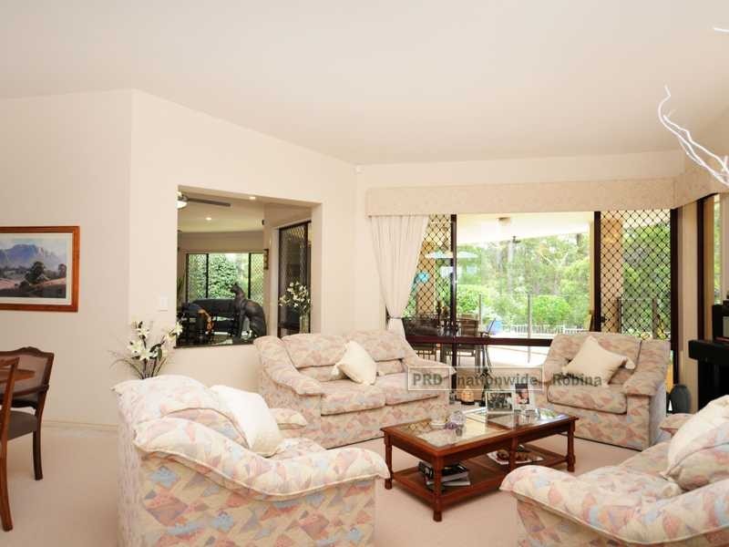 11 Straite Drive, Robina QLD 4226