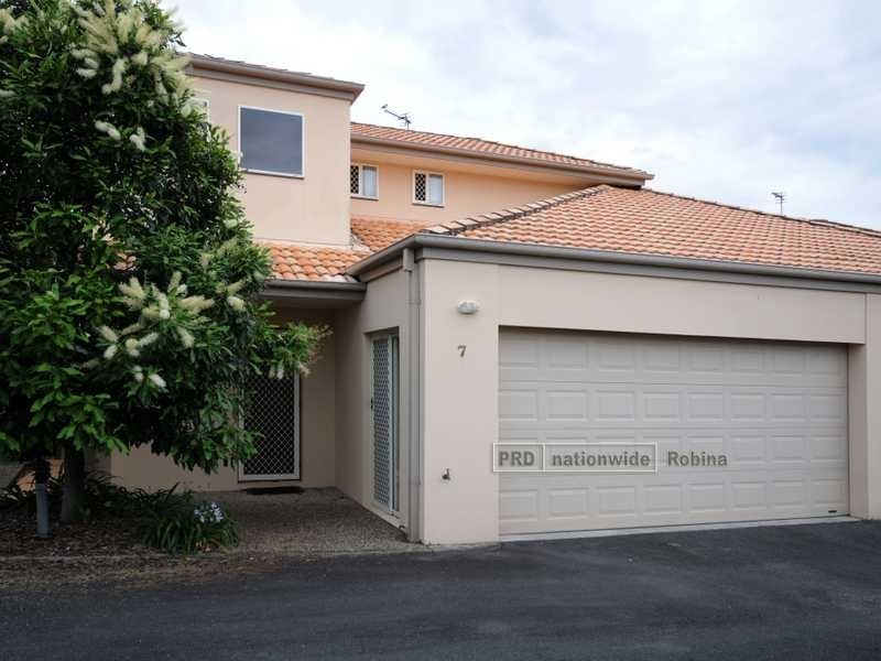 Unit 7/3 Camphorwood Court, Robina QLD 4226