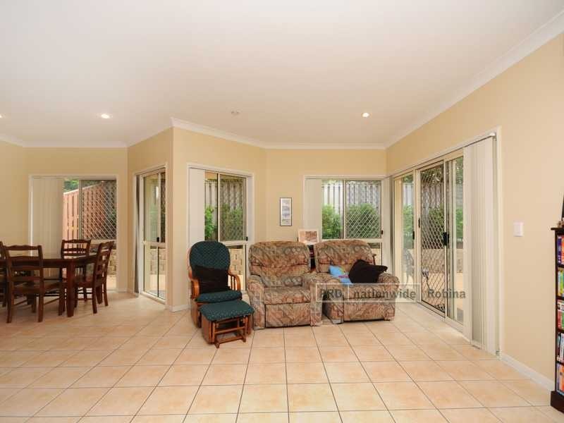 Unit 7/3 Camphorwood Court, Robina QLD 4226