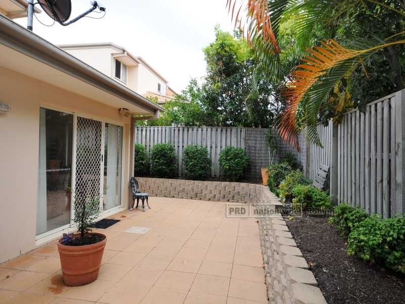 Unit 7/3 Camphorwood Court, Robina QLD 4226