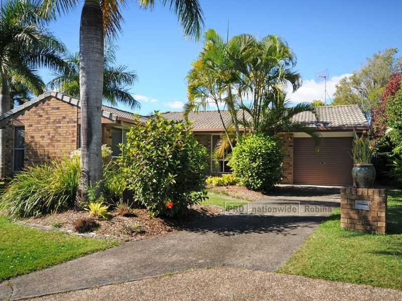 2 Gladful Court, Varsity Lakes QLD 4227