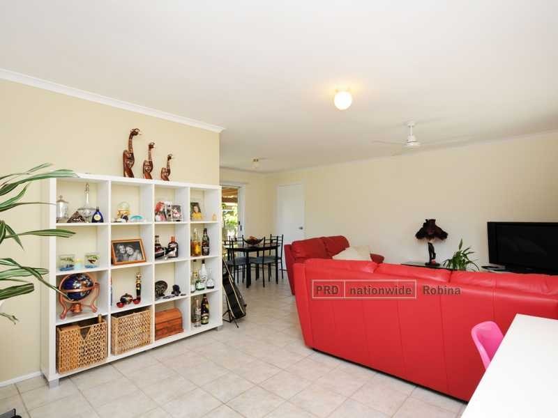 2 Gladful Court, Varsity Lakes QLD 4227