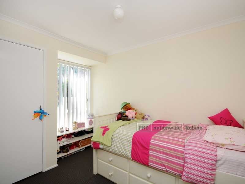 2 Gladful Court, Varsity Lakes QLD 4227