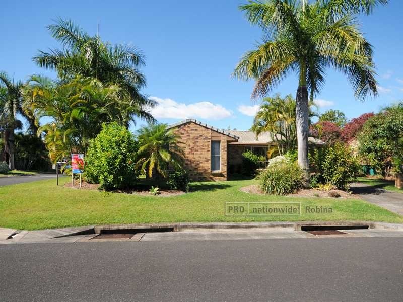 2 Gladful Court, Varsity Lakes QLD 4227