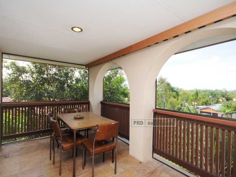 11 Bradstone Rd, Carrara QLD 4211