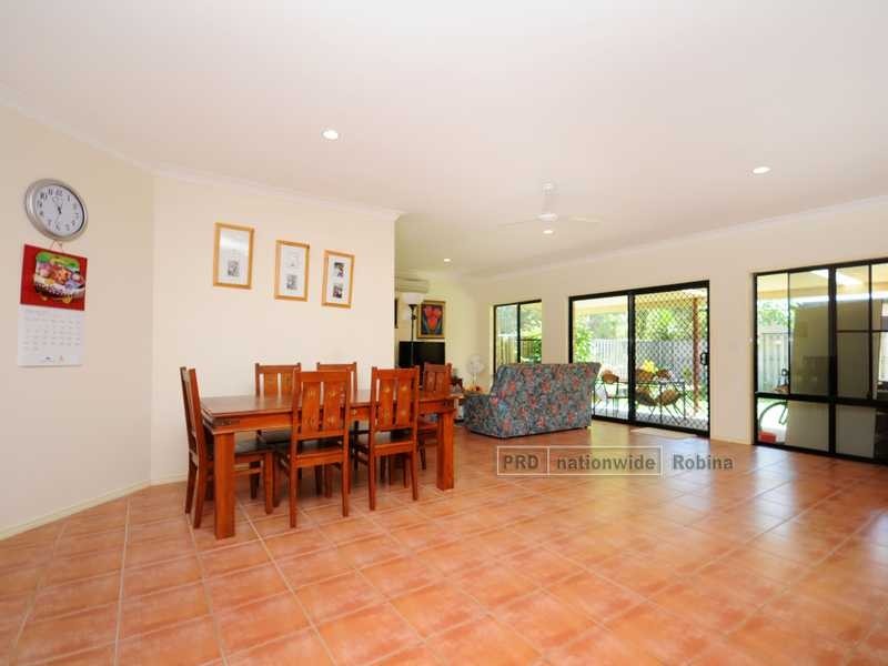 23 Imperia Crescent, Varsity Lakes QLD 4227