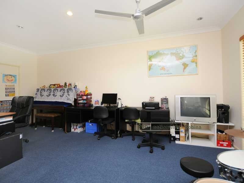 23 Imperia Crescent, Varsity Lakes QLD 4227