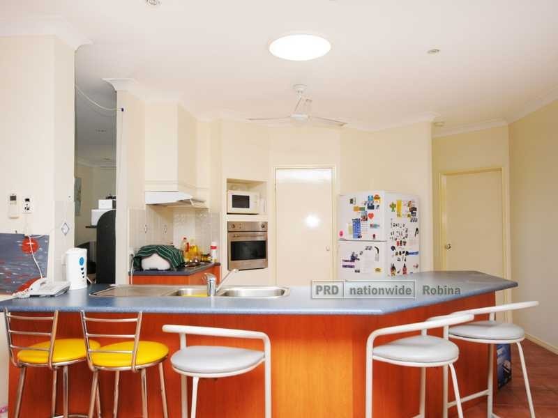 23 Imperia Crescent, Varsity Lakes QLD 4227