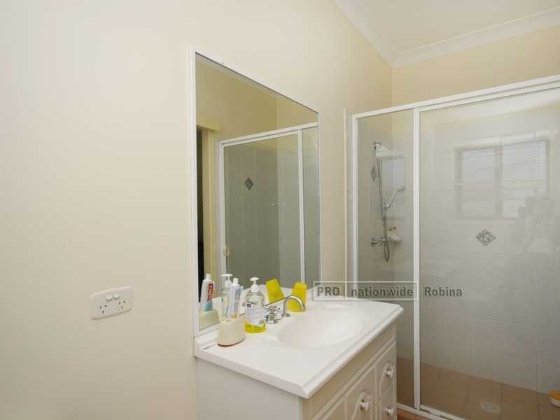 23 Imperia Crescent, Varsity Lakes QLD 4227