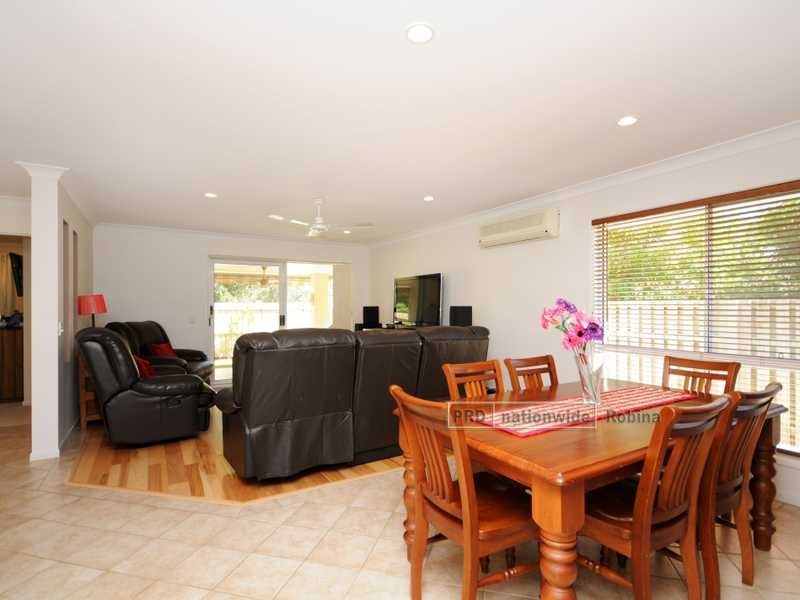 Unit 30/45 Swanton Drive, Mudgeeraba QLD 4213