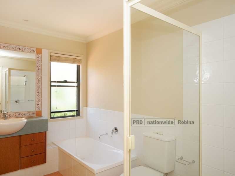 Unit 49/20 Fairway Drive, Clear Island Waters QLD 4226