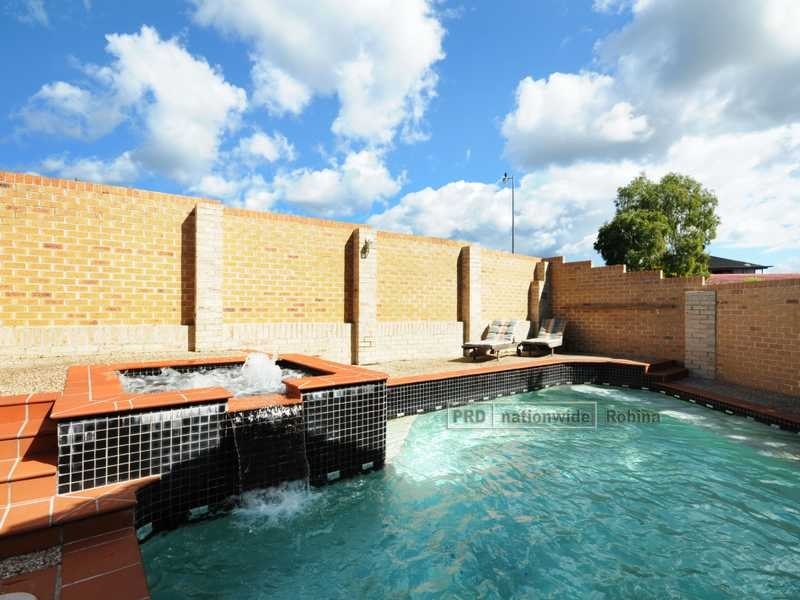 8 Macallan Street, Merrimac QLD 4226