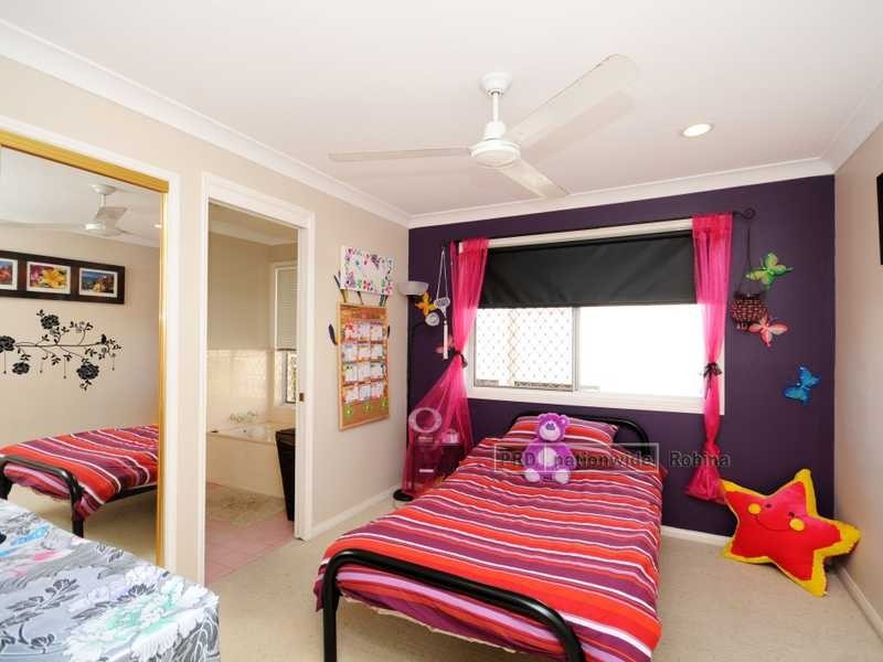 8 Macallan Street, Merrimac QLD 4226