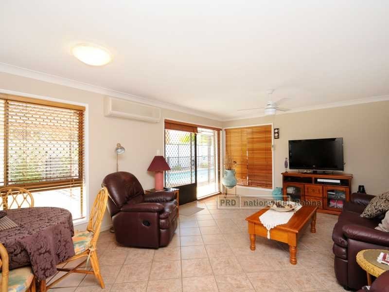 100 Newport Drive, Robina QLD 4226