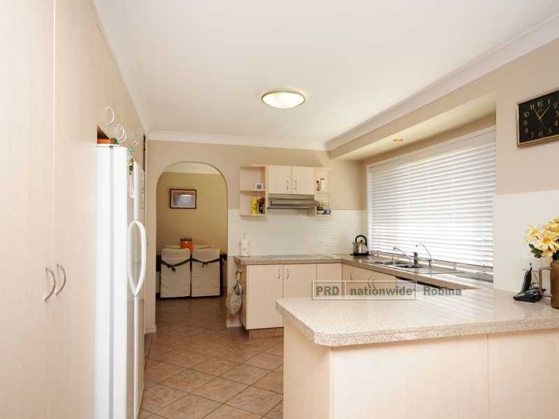 100 Newport Drive, Robina QLD 4226