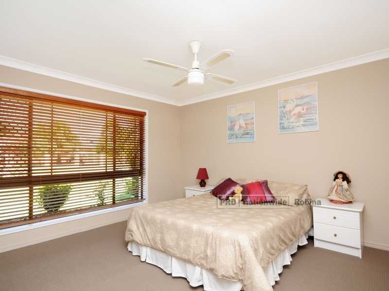 100 Newport Drive, Robina QLD 4226