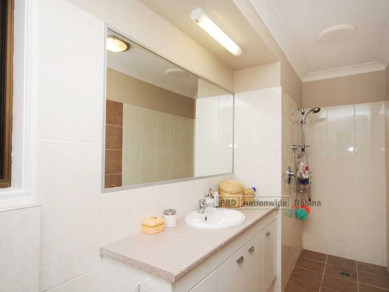 100 Newport Drive, Robina QLD 4226