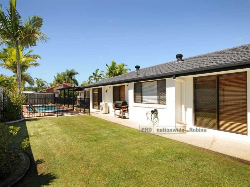 100 Newport Drive, Robina QLD 4226