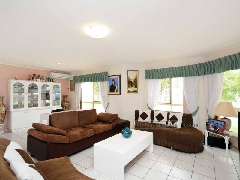 1 Retreat Place, Robina QLD 4226