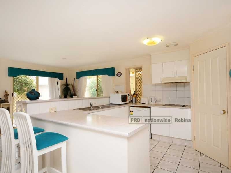 1 Retreat Place, Robina QLD 4226