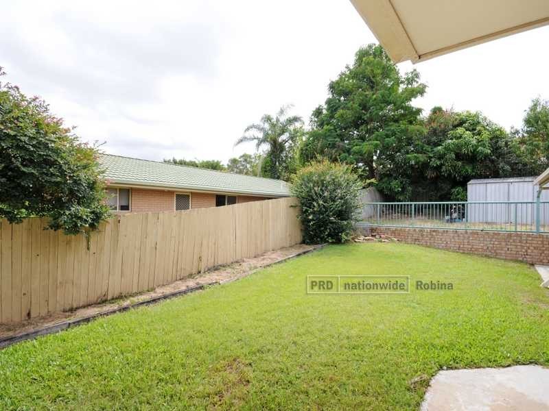 1 Retreat Place, Robina QLD 4226
