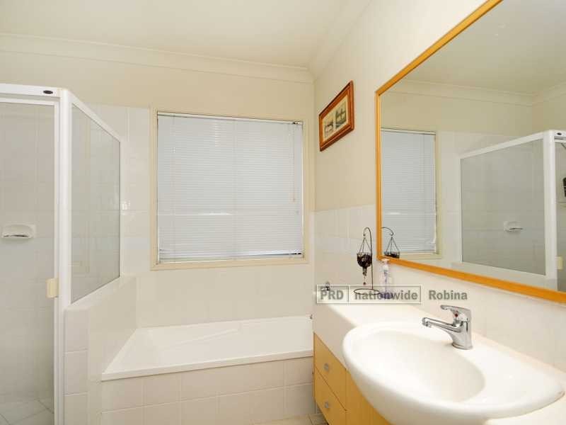 21 Nardoo Street, Robina QLD 4226