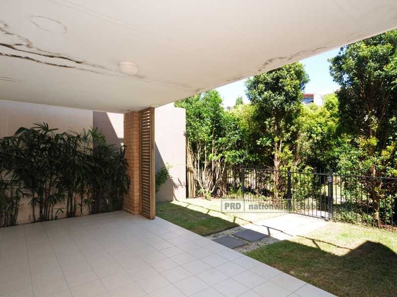 39 Riverwalk Avenue, Robina QLD 4226