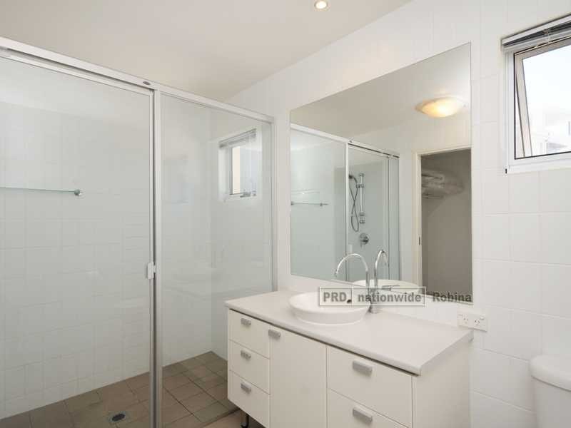 39 Riverwalk Avenue, Robina QLD 4226