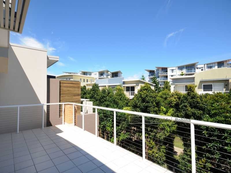 39 Riverwalk Avenue, Robina QLD 4226