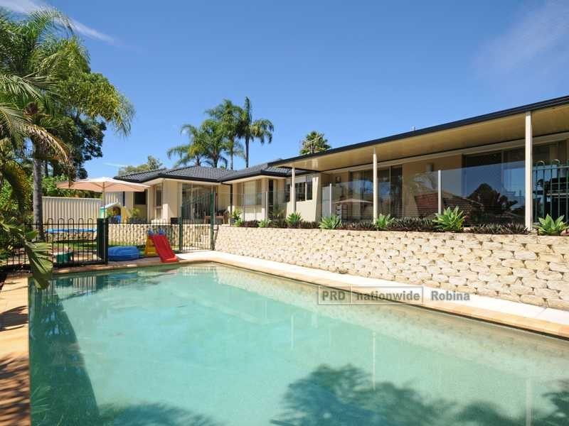 22 Huntingdale Crescent, Robina QLD 4226