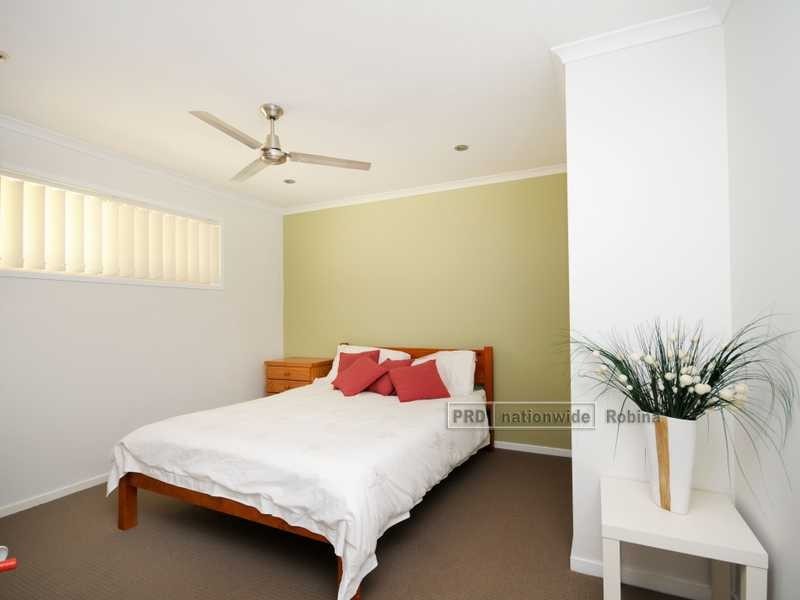 22 Huntingdale Crescent, Robina QLD 4226
