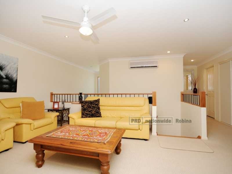 Unit 2/8 Kodiak Drive, Varsity Lakes QLD 4227
