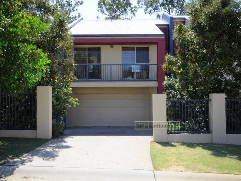 Unit 2/8 Kodiak Drive, Varsity Lakes QLD 4227