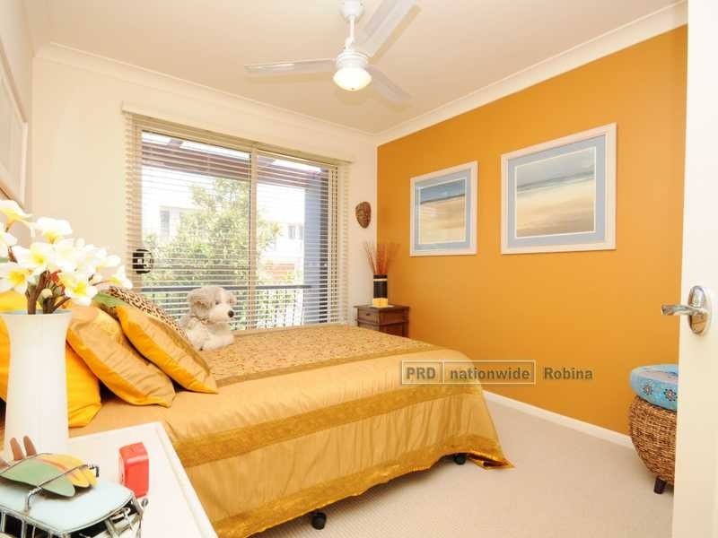 Unit 2/8 Kodiak Drive, Varsity Lakes QLD 4227