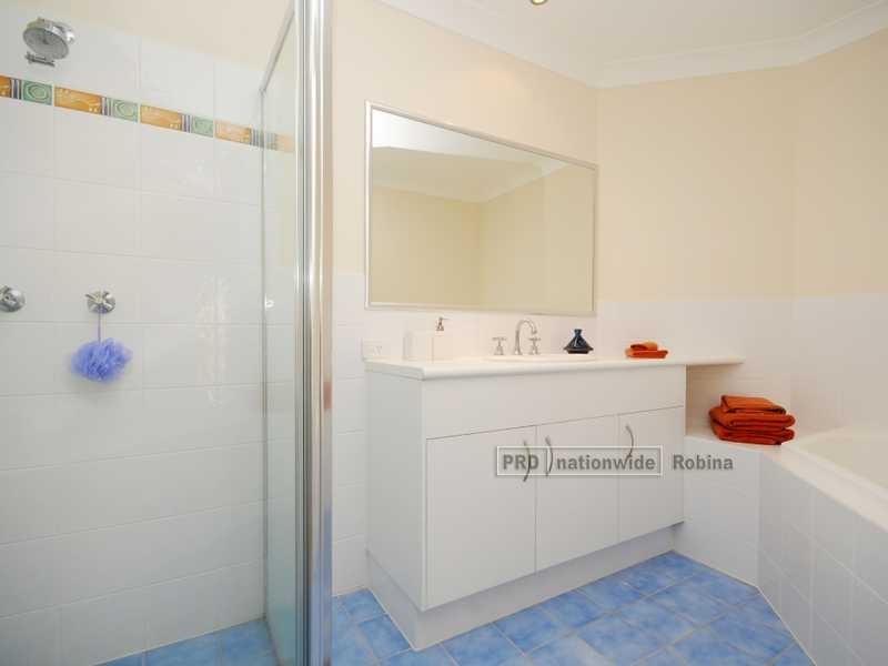 Unit 2/8 Kodiak Drive, Varsity Lakes QLD 4227