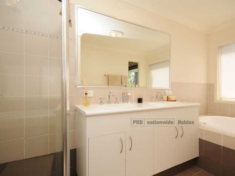 Unit 2/8 Kodiak Drive, Varsity Lakes QLD 4227