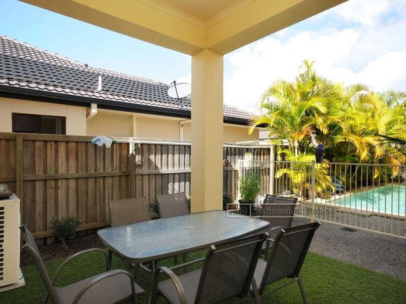7 Shorehaven Place, Varsity Lakes QLD 4227