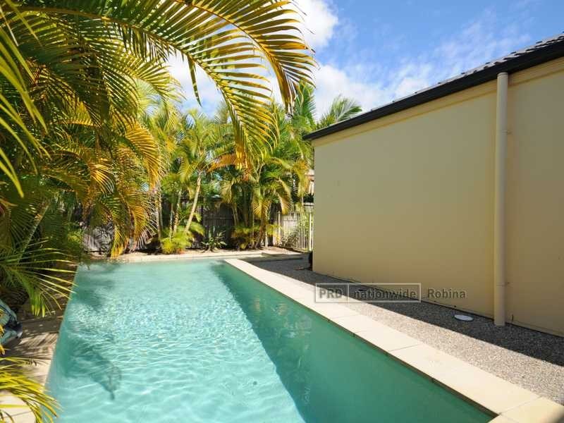 7 Shorehaven Place, Varsity Lakes QLD 4227
