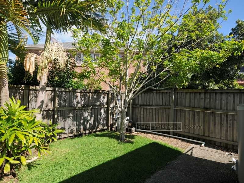7 Shorehaven Place, Varsity Lakes QLD 4227