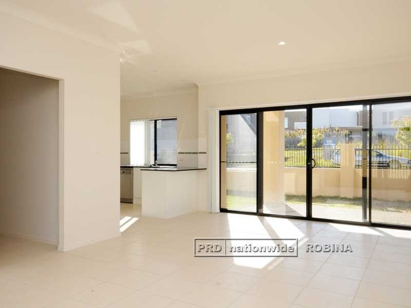 2 Saleya Drive, Varsity Lakes QLD 4227