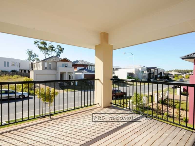 2 Saleya Drive, Varsity Lakes QLD 4227