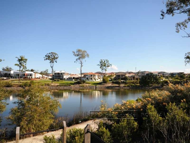 2 Saleya Drive, Varsity Lakes QLD 4227