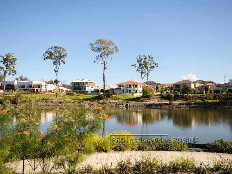 2 Saleya Drive, Varsity Lakes QLD 4227