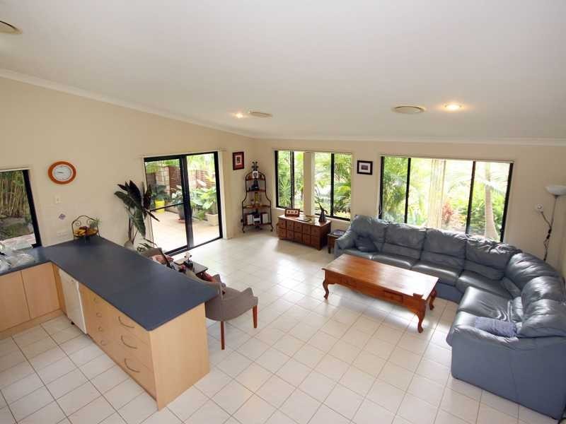 35 Wonga Street, Burleigh Heads QLD 4220