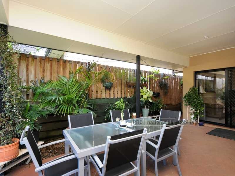 Unit 2/24 Ranier Crescent, Varsity Lakes QLD 4227