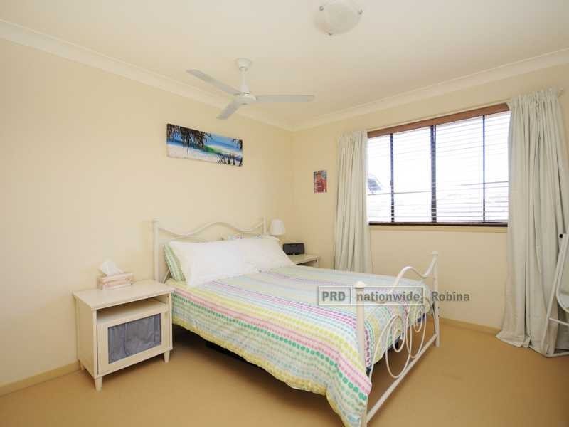 Unit 2/24 Ranier Crescent, Varsity Lakes QLD 4227