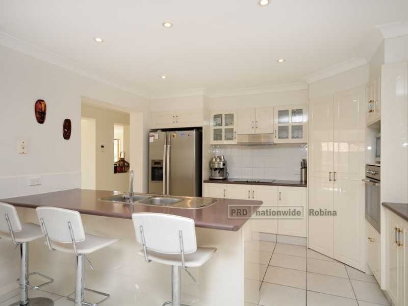 5 Cordata Court, Robina QLD 4226