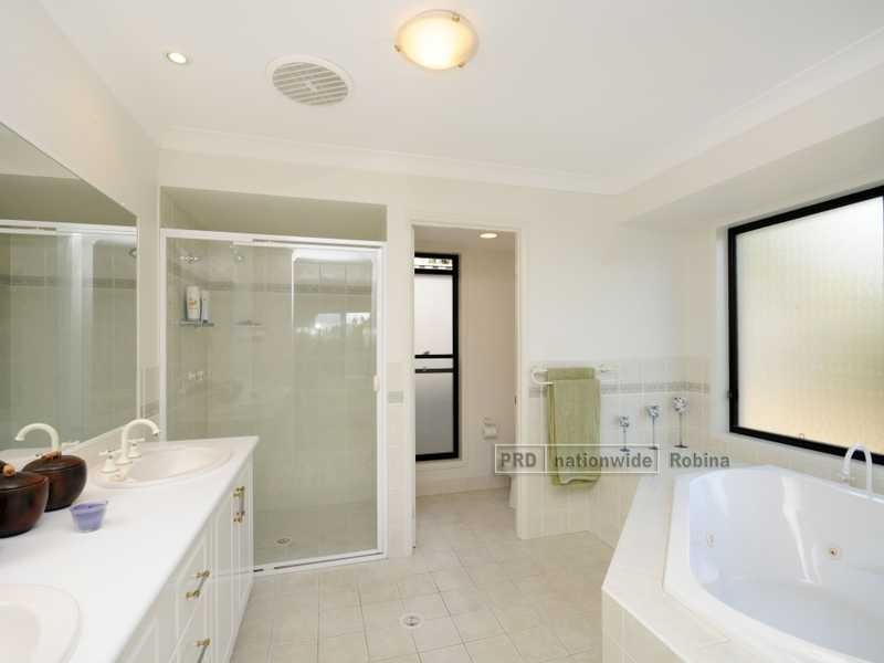 5 Cordata Court, Robina QLD 4226