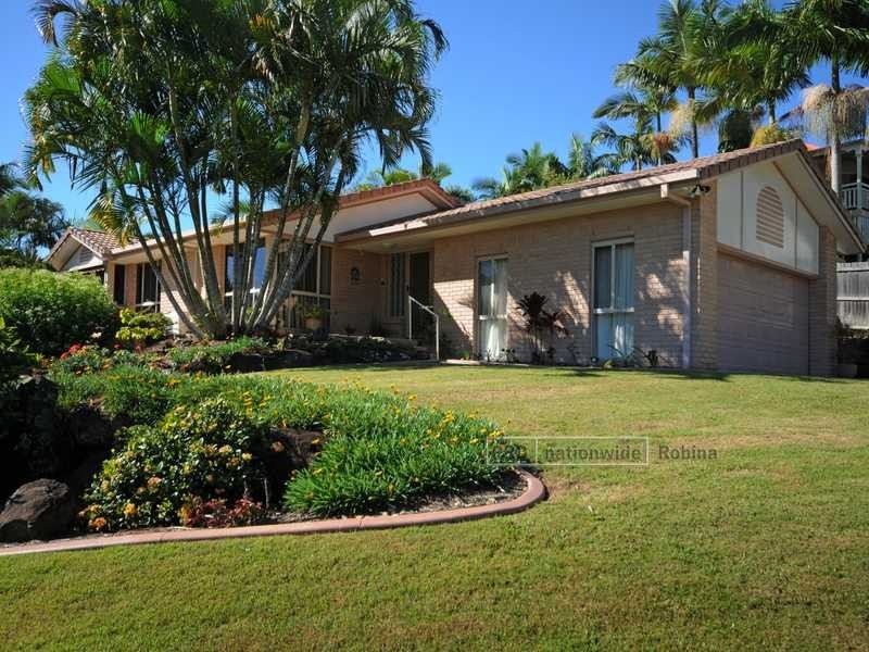 2 Waitara Place, Robina QLD 4226