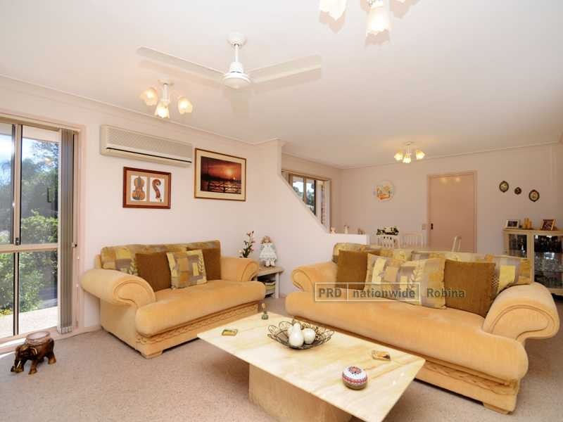 2 Waitara Place, Robina QLD 4226